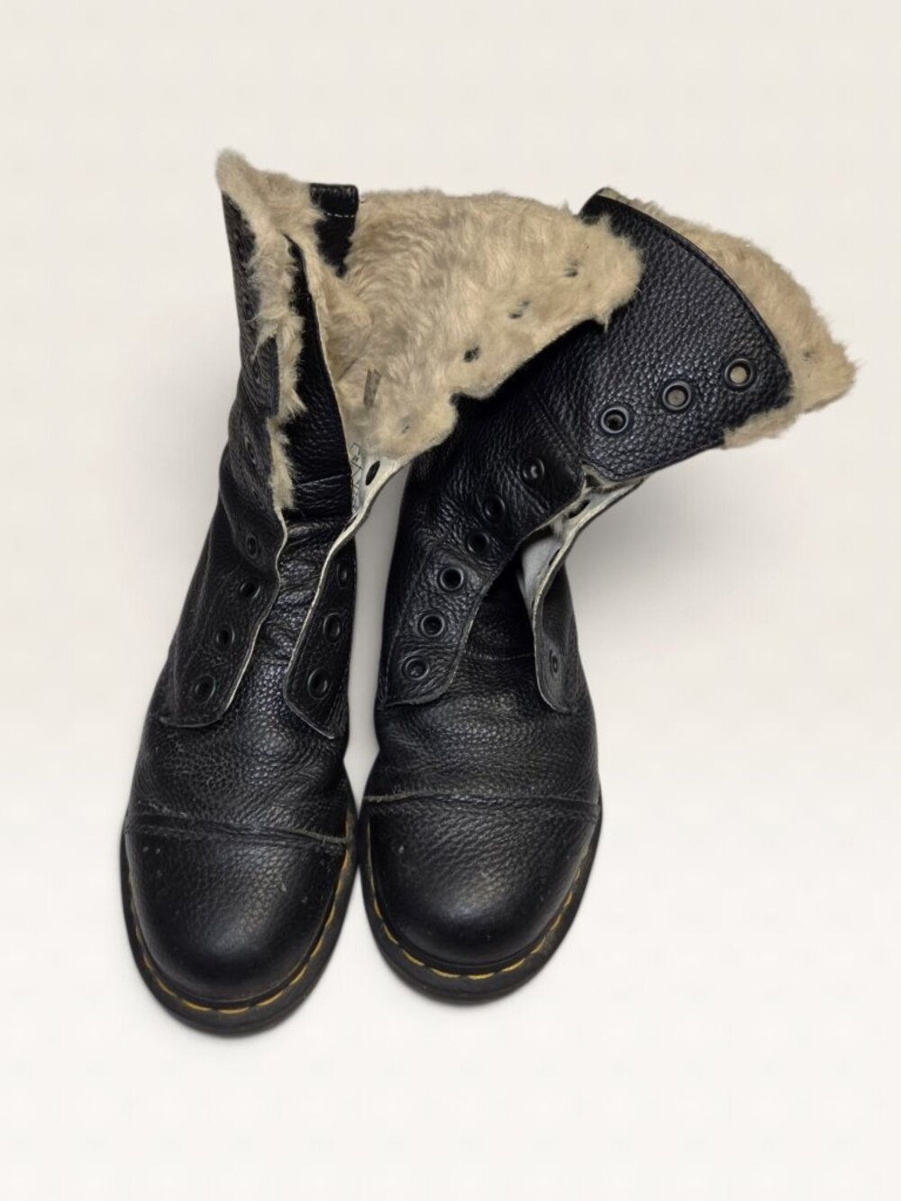 Dr. Martens Aimilita Fleece Lined Leather Boots Womens Size 10